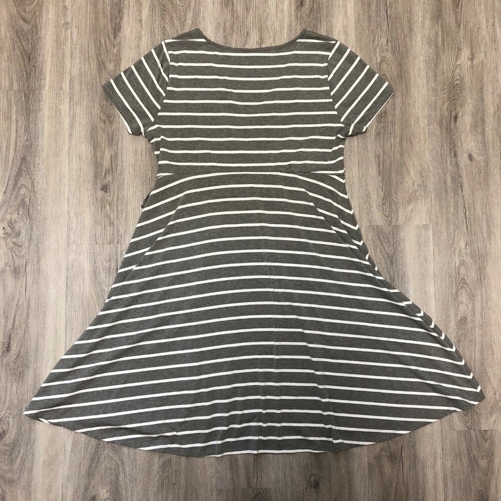 Torrid Women's Size 2X Wrap Dress Striped Surplice Dress Heather Gray Faux Wrap - Picture 5 of 9